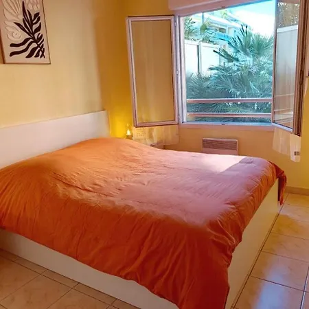 Apartment Large With A 35 M Terrace Saint-Raphael (Var)